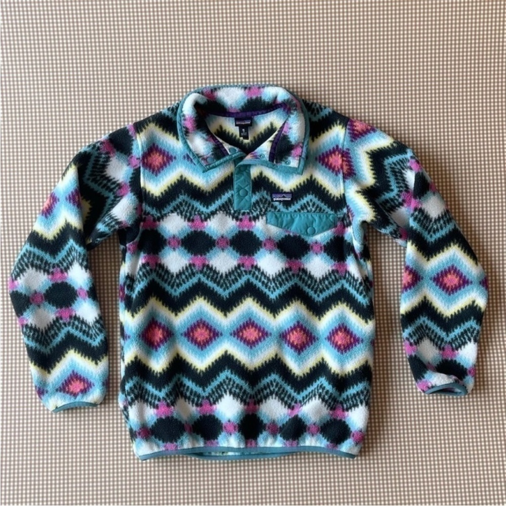 Patagonia Synchilla Snap-T tribal print fleece pullover.
Size XL. 14 years - Picture 1 of 15